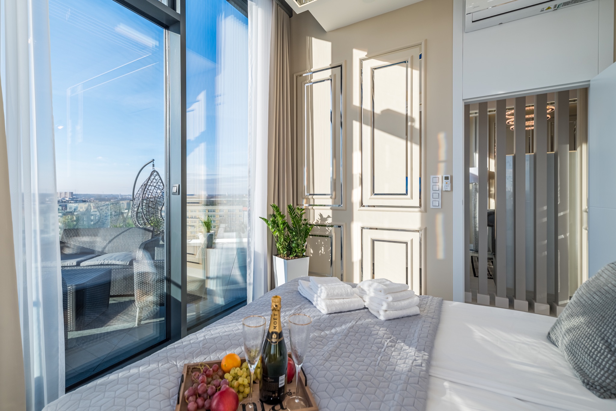 Apartament z tarasem i widokiem na miasto